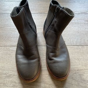 Ahnu Octavia Grey Leather Ankle Boots (Pewter color) size 6.5